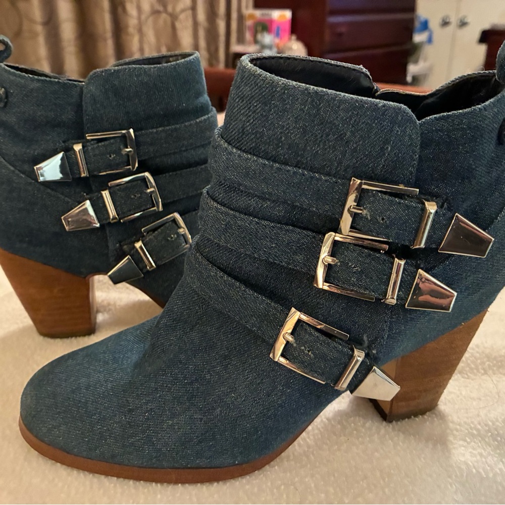 Crown Vintage Denim Ankle Chunky Heel Boots Silver Buckles Western Boho EUC 6.5